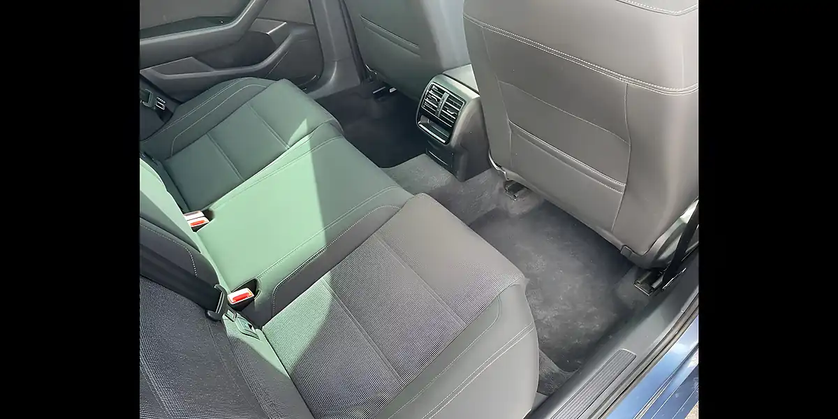 Used 2015 Volkswagen Passat Se Business Blue - Interior and Exterior details 12