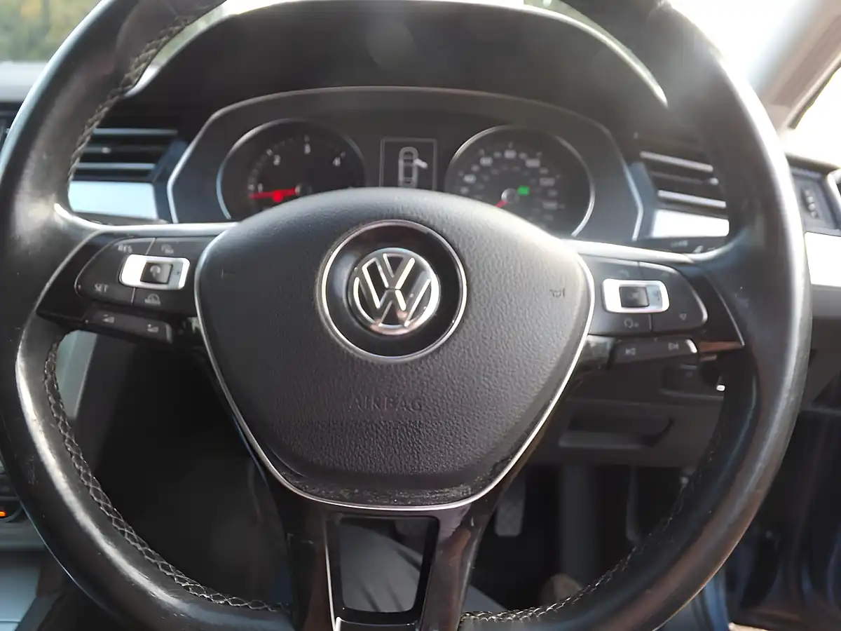 Used 2015 Volkswagen Passat Se Business Blue - Interior and Exterior details 16