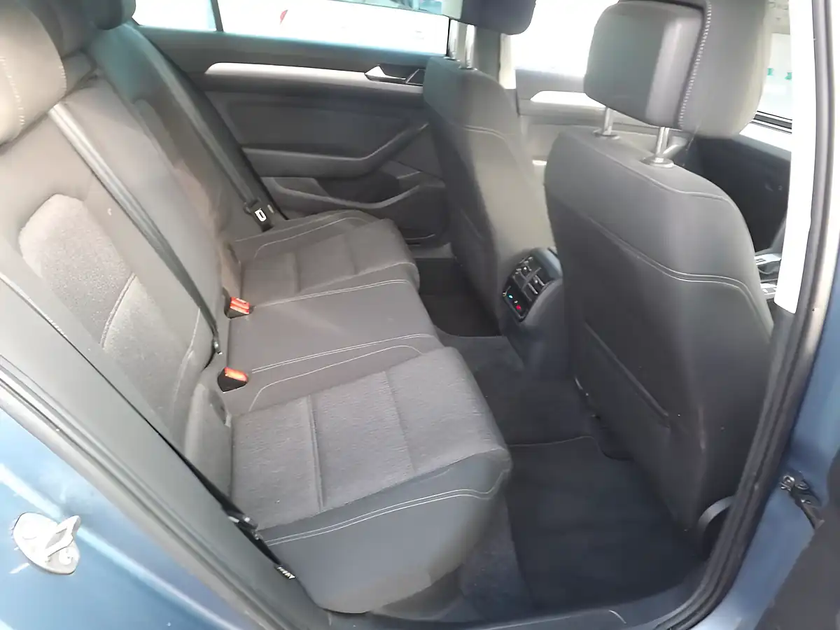 Used 2015 Volkswagen Passat Se Business Blue - Interior and Exterior details 9