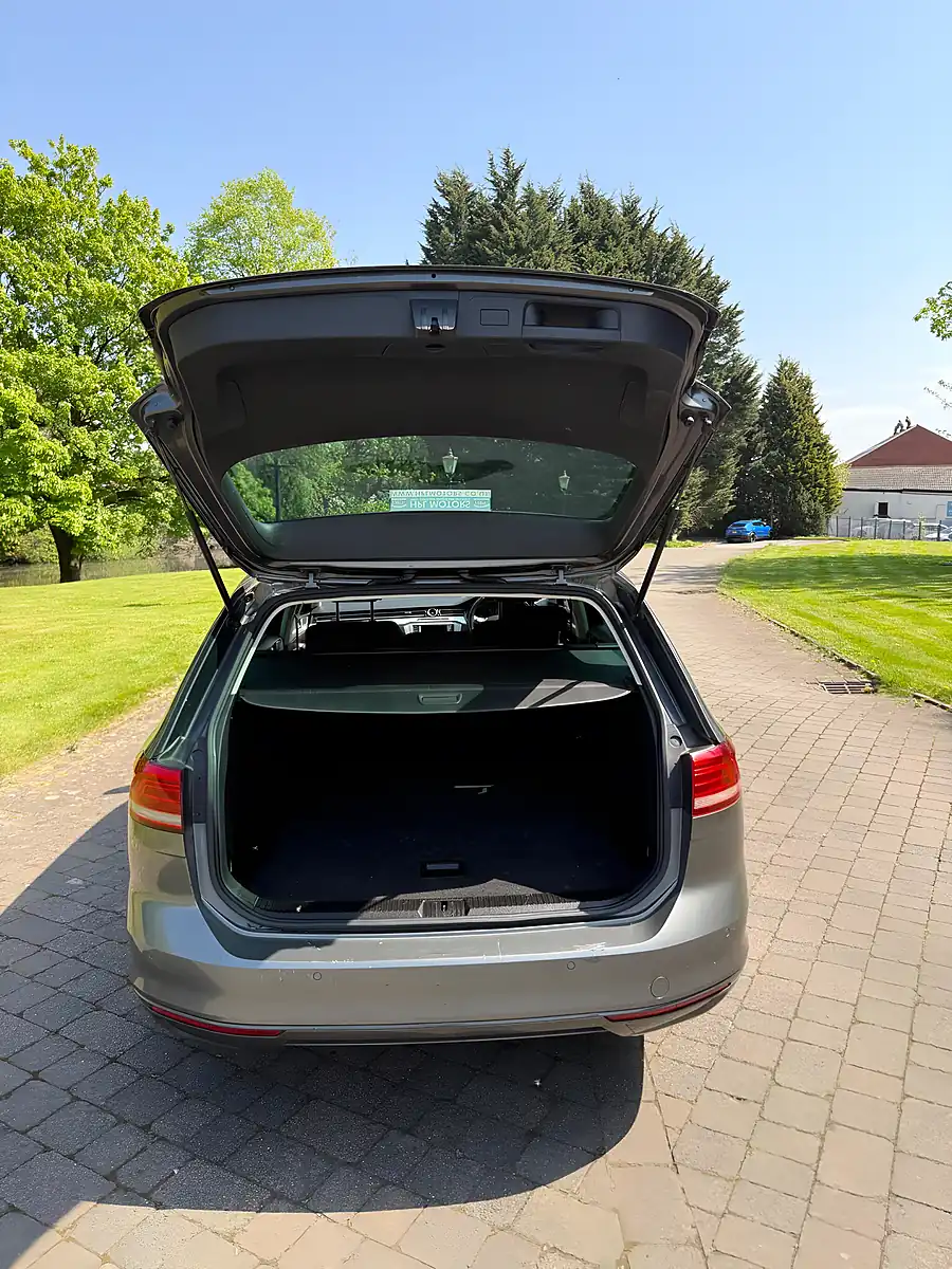 Used 2015 Volkswagen Passat Se Business Grey - Interior and Exterior details 17