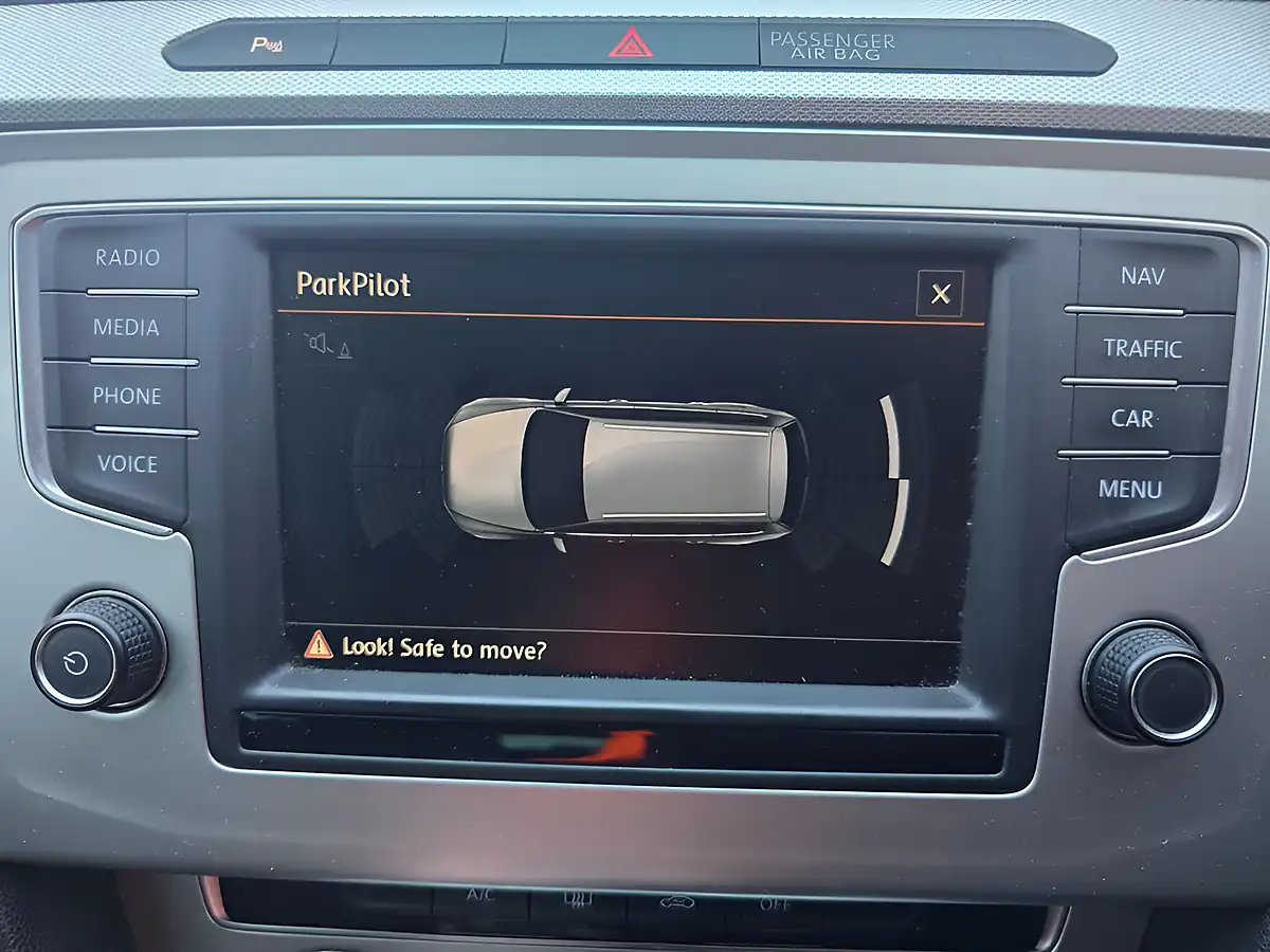 Used 2015 Volkswagen Passat Se Business Silver - Interior and Exterior details 14