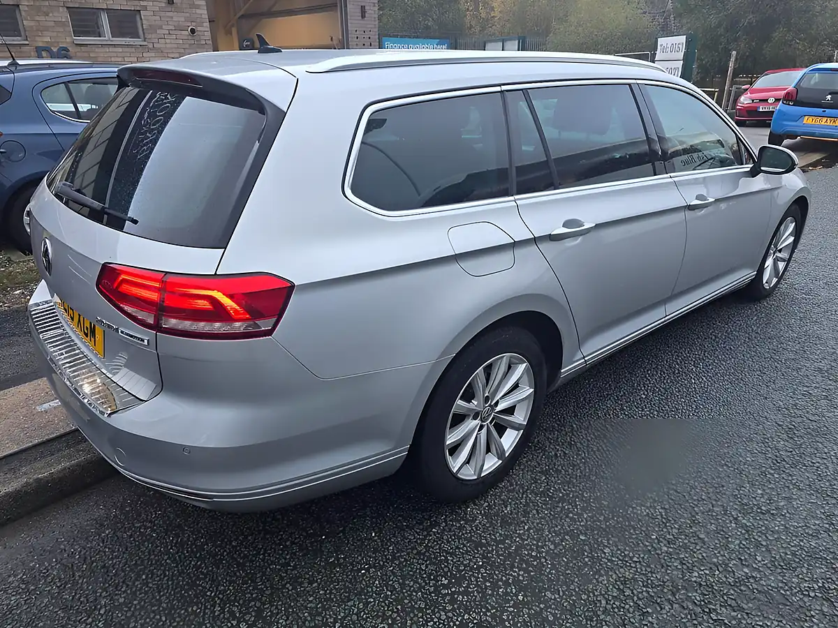 Used 2015 Volkswagen Passat Se Business Silver - Interior and Exterior details 4