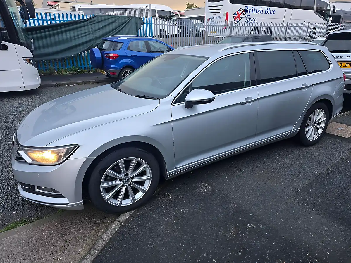 Used 2015 Volkswagen Passat Se Business Silver - Interior and Exterior details 8