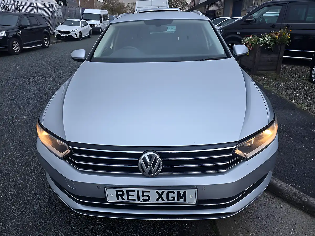 Used 2015 Volkswagen Passat Se Business Silver - Interior and Exterior details 9