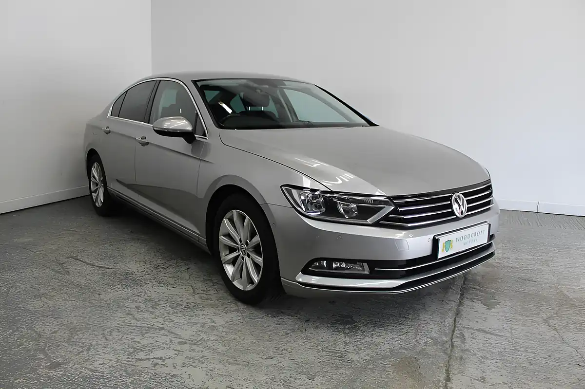 Used 2015 Volkswagen Passat Se Business Silver - Front View