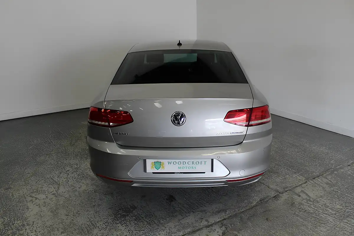Used 2015 Volkswagen Passat Se Business Silver - Interior and Exterior details 10