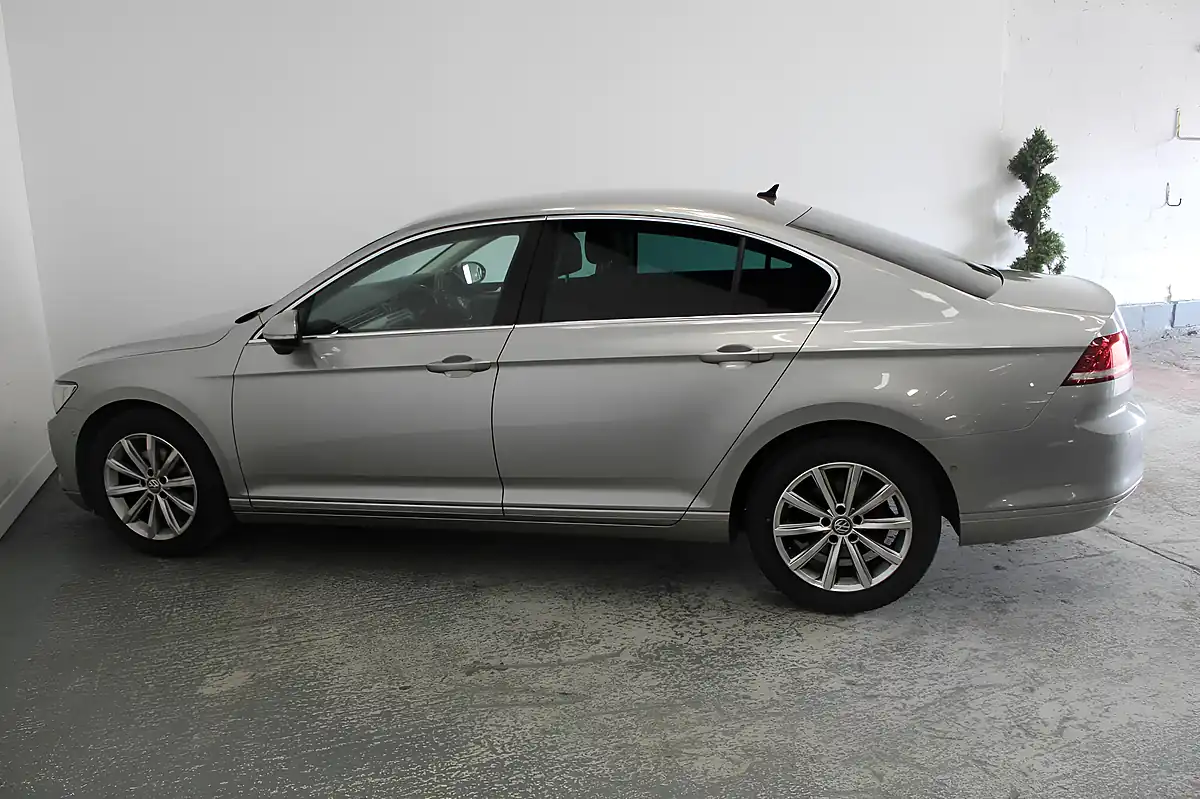Used 2015 Volkswagen Passat Se Business Silver - Interior and Exterior details 7