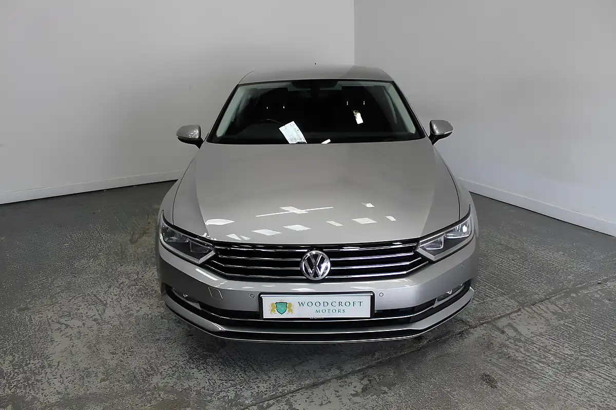 Used 2015 Volkswagen Passat Se Business Silver - Interior and Exterior details 9
