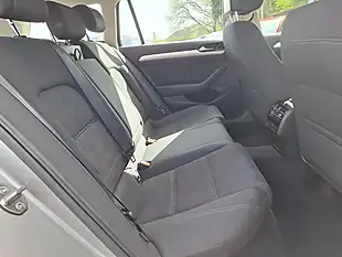 Used 2015 Volkswagen Passat Se Silver - Interior and Exterior details 12