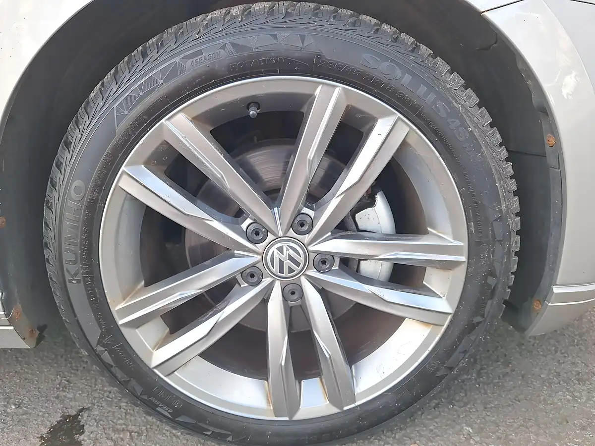 Used 2015 Volkswagen Passat Se Silver - Interior and Exterior details 16