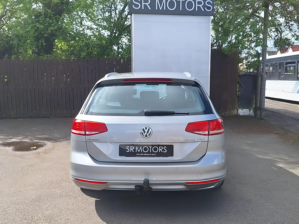 Used 2015 Volkswagen Passat Se Silver - Interior and Exterior details 5