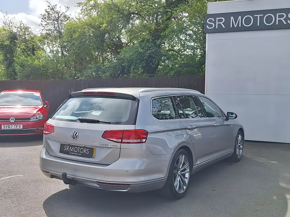 Used 2015 Volkswagen Passat Se Silver - Interior and Exterior details 8