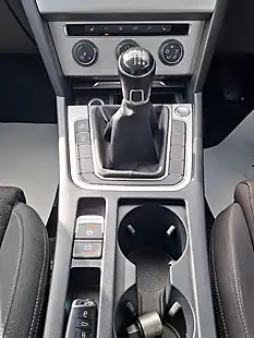 Used 2015 Volkswagen Passat Se Silver - Interior and Exterior details 9