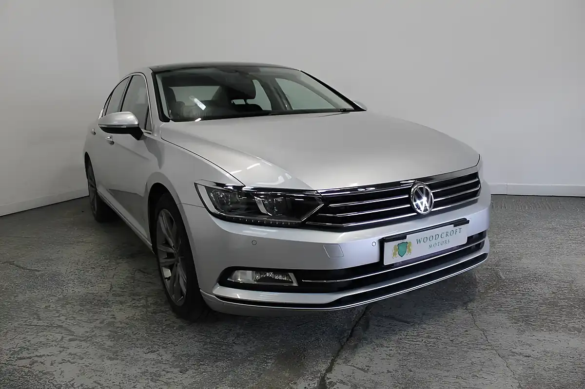 Used 2015 Volkswagen Passat Se Silver - Front View