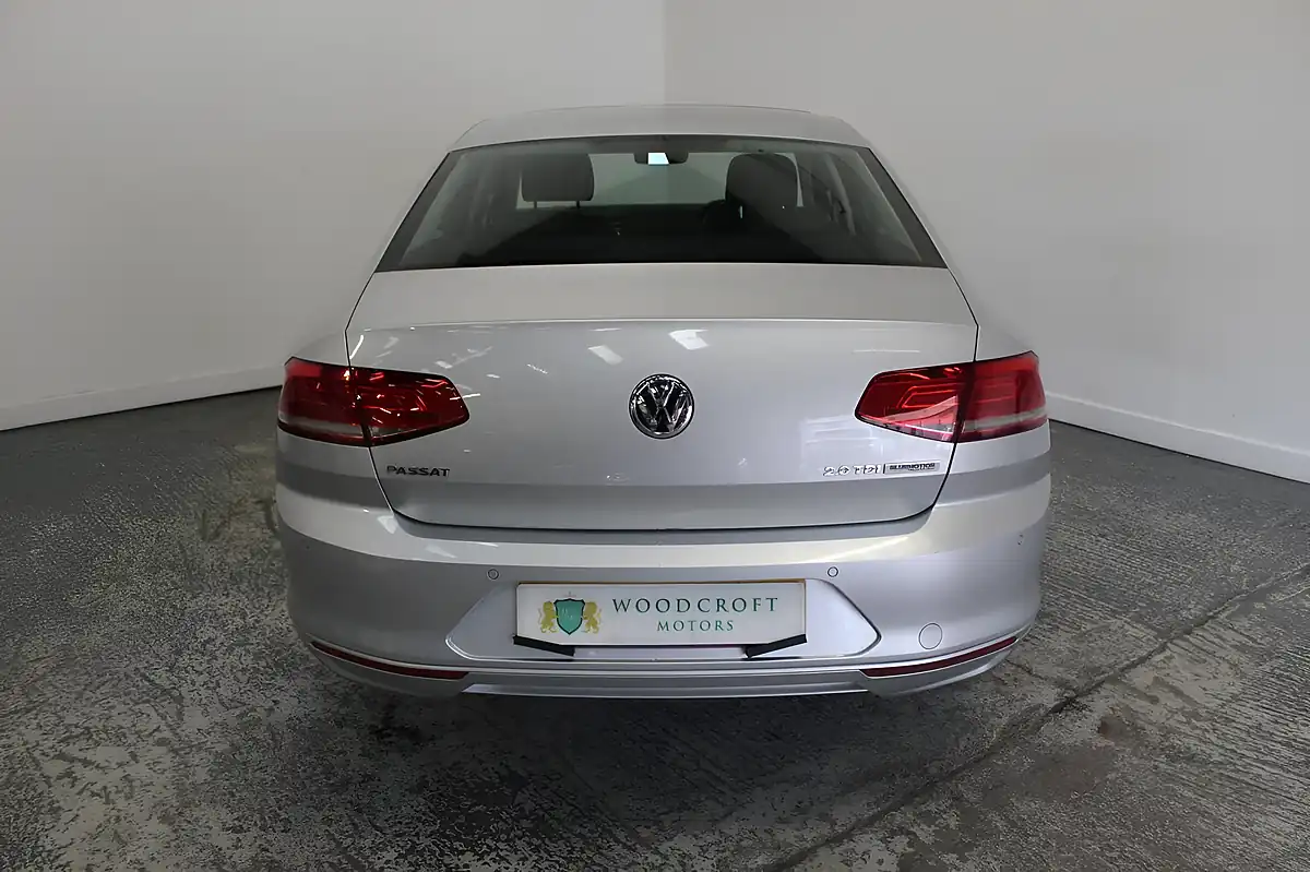 Used 2015 Volkswagen Passat Se Silver - Interior and Exterior details 10