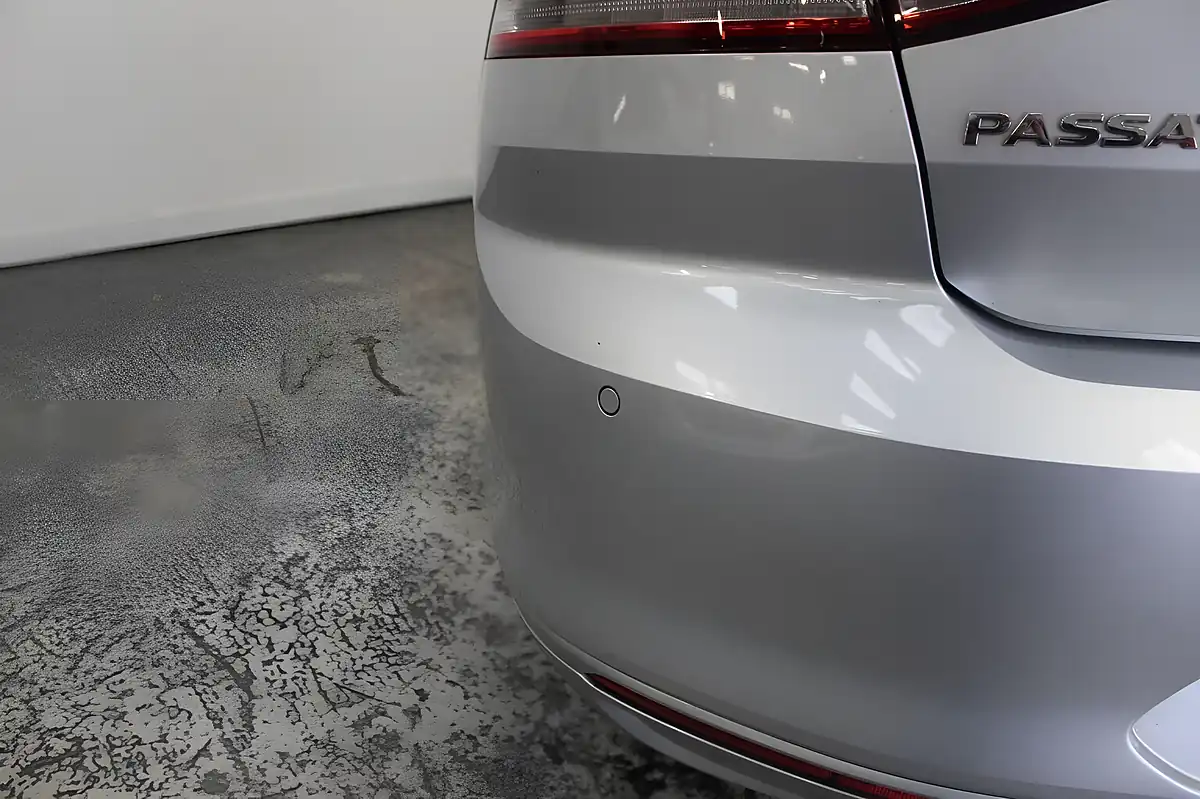 Used 2015 Volkswagen Passat Se Silver - Interior and Exterior details 12