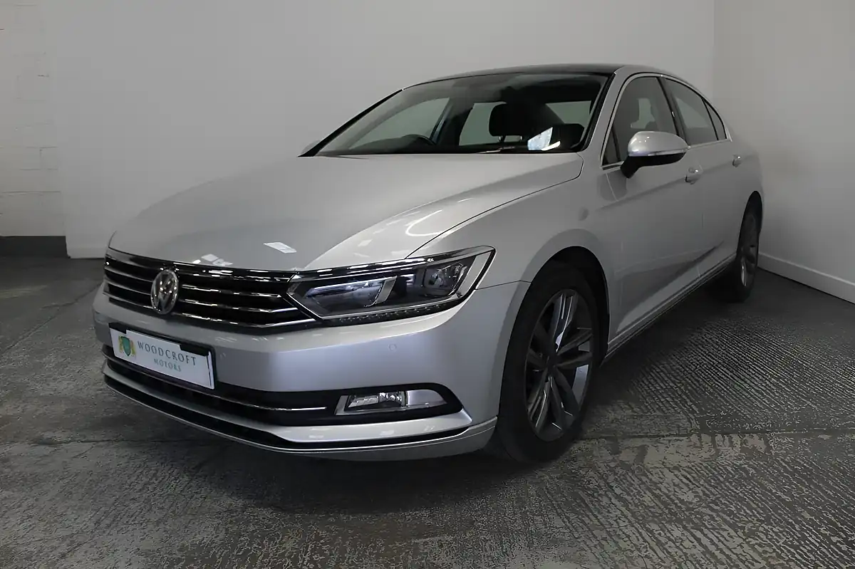 Used 2015 Volkswagen Passat Se Silver - Interior and Exterior details 2