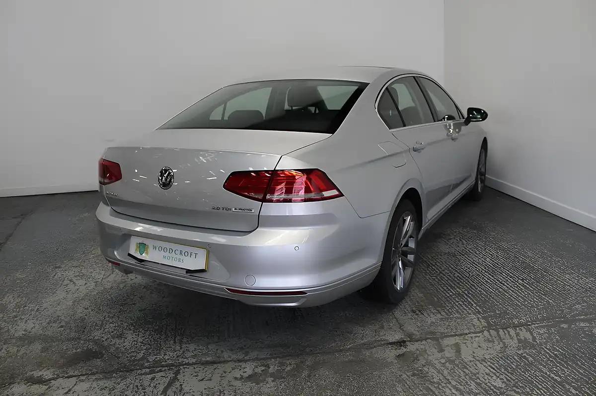 Used 2015 Volkswagen Passat Se Silver - Interior and Exterior details 6