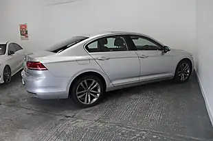 Used 2015 Volkswagen Passat Se Silver - Interior and Exterior details 8