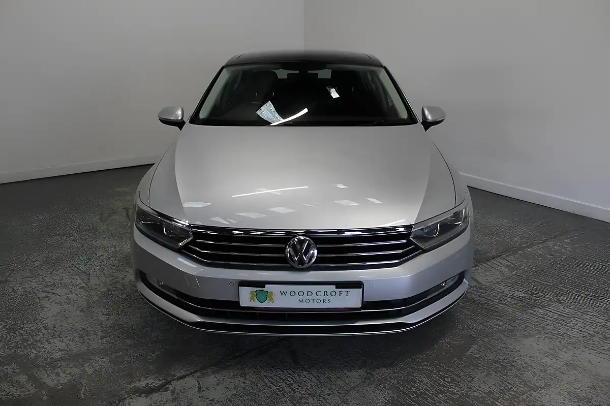 Used 2015 Volkswagen Passat Se Silver - Interior and Exterior details 9