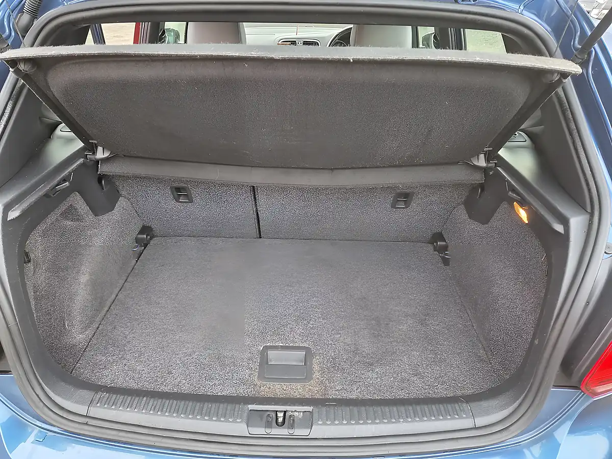 Used 2015 Volkswagen Polo Bluegt Blue - Interior and Exterior details 12
