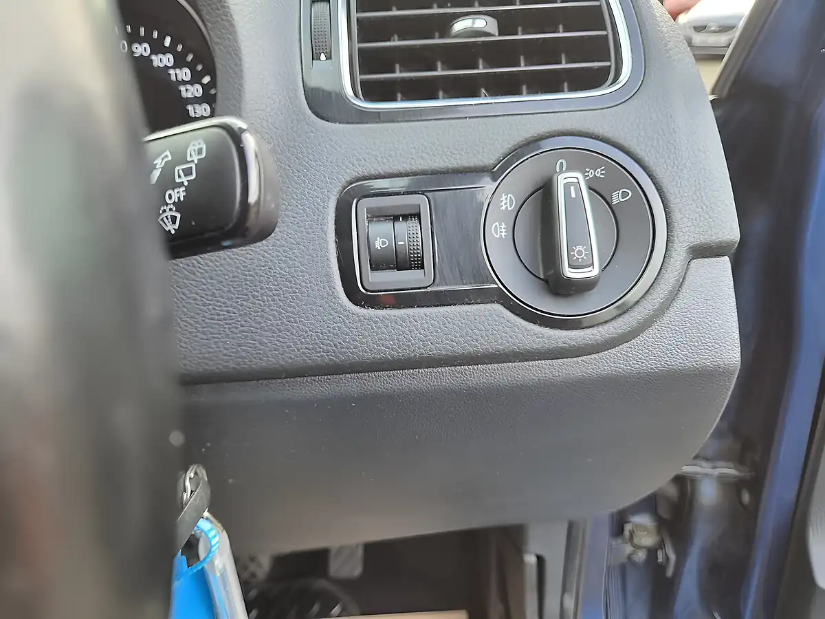 Used 2015 Volkswagen Polo Bluegt Blue - Interior and Exterior details 20