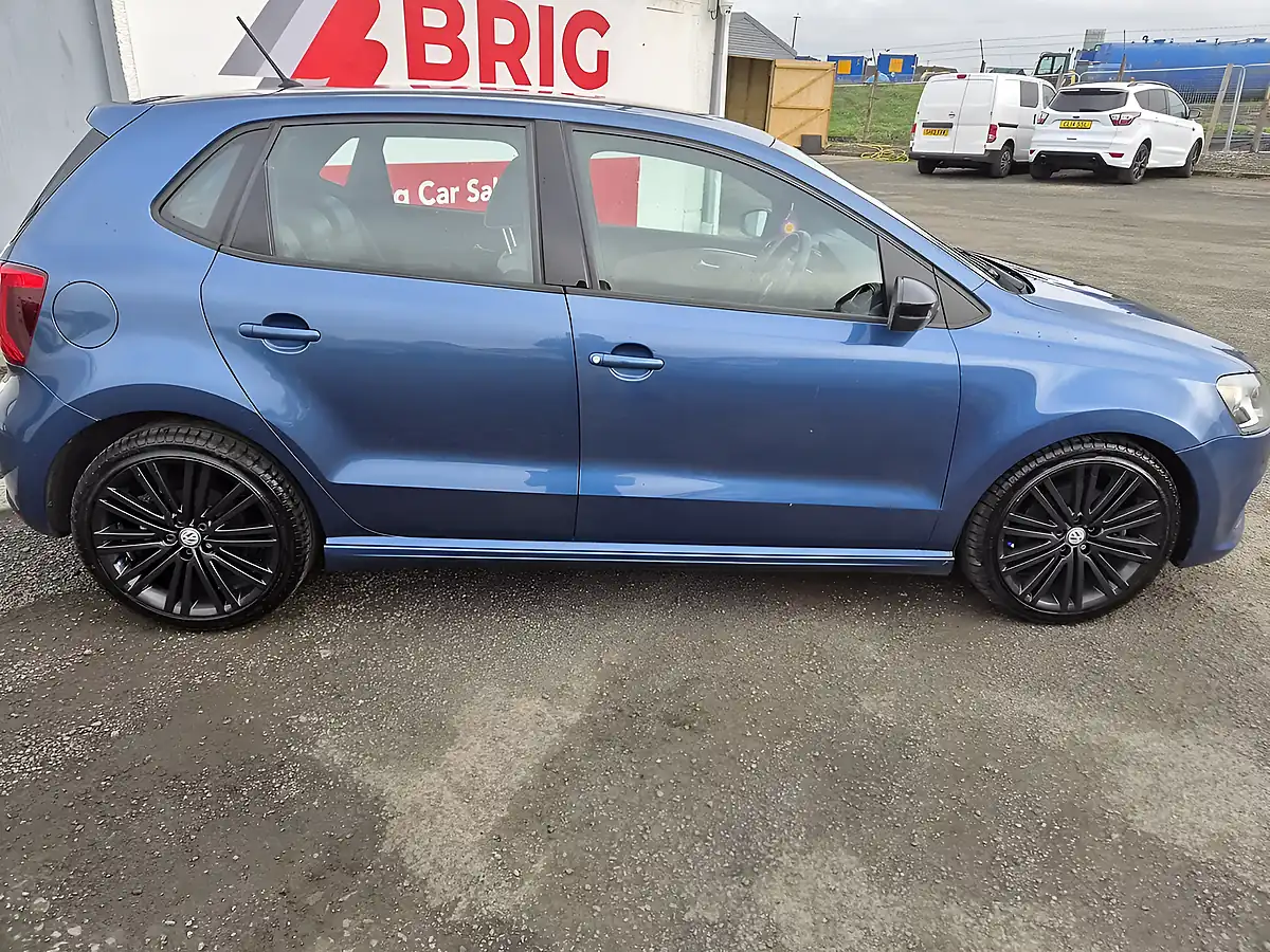 Used 2015 Volkswagen Polo Bluegt Blue - Interior and Exterior details 4
