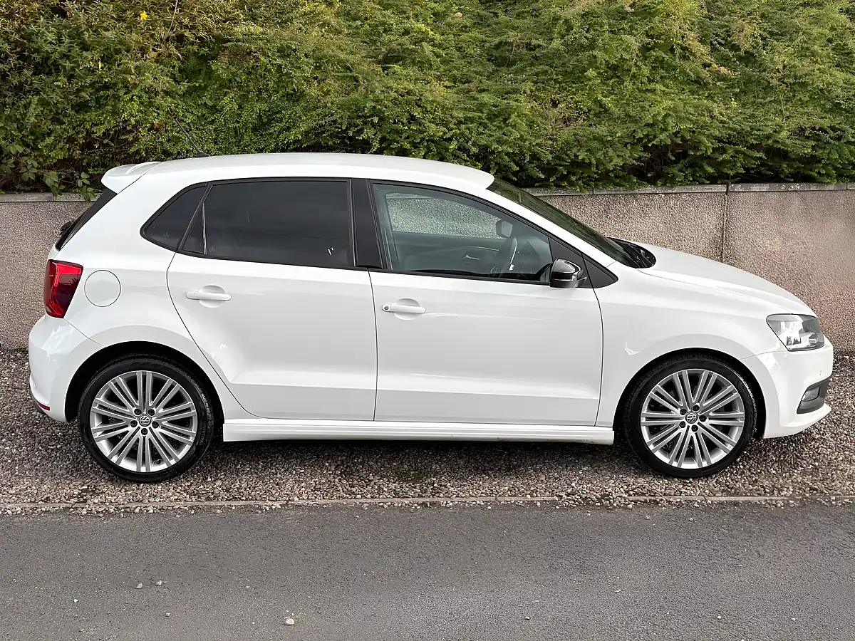 Used 2015 Volkswagen Polo Bluegt White - Interior and Exterior details 2