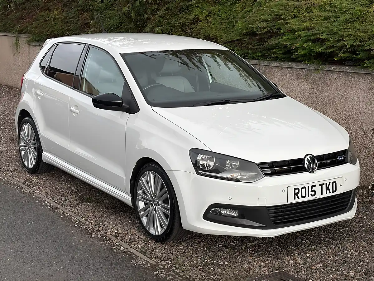 Used 2015 Volkswagen Polo Bluegt White - Interior and Exterior details 4