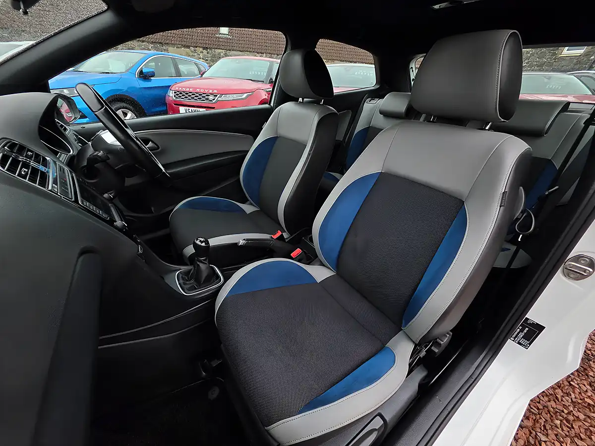 Used 2015 Volkswagen Polo Bluemotion Tech Bluegt White - Interior and Exterior details 10