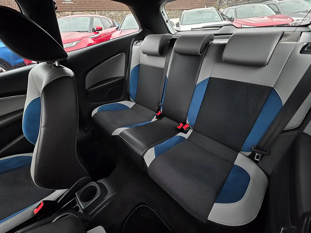 Used 2015 Volkswagen Polo Bluemotion Tech Bluegt White - Interior and Exterior details 12