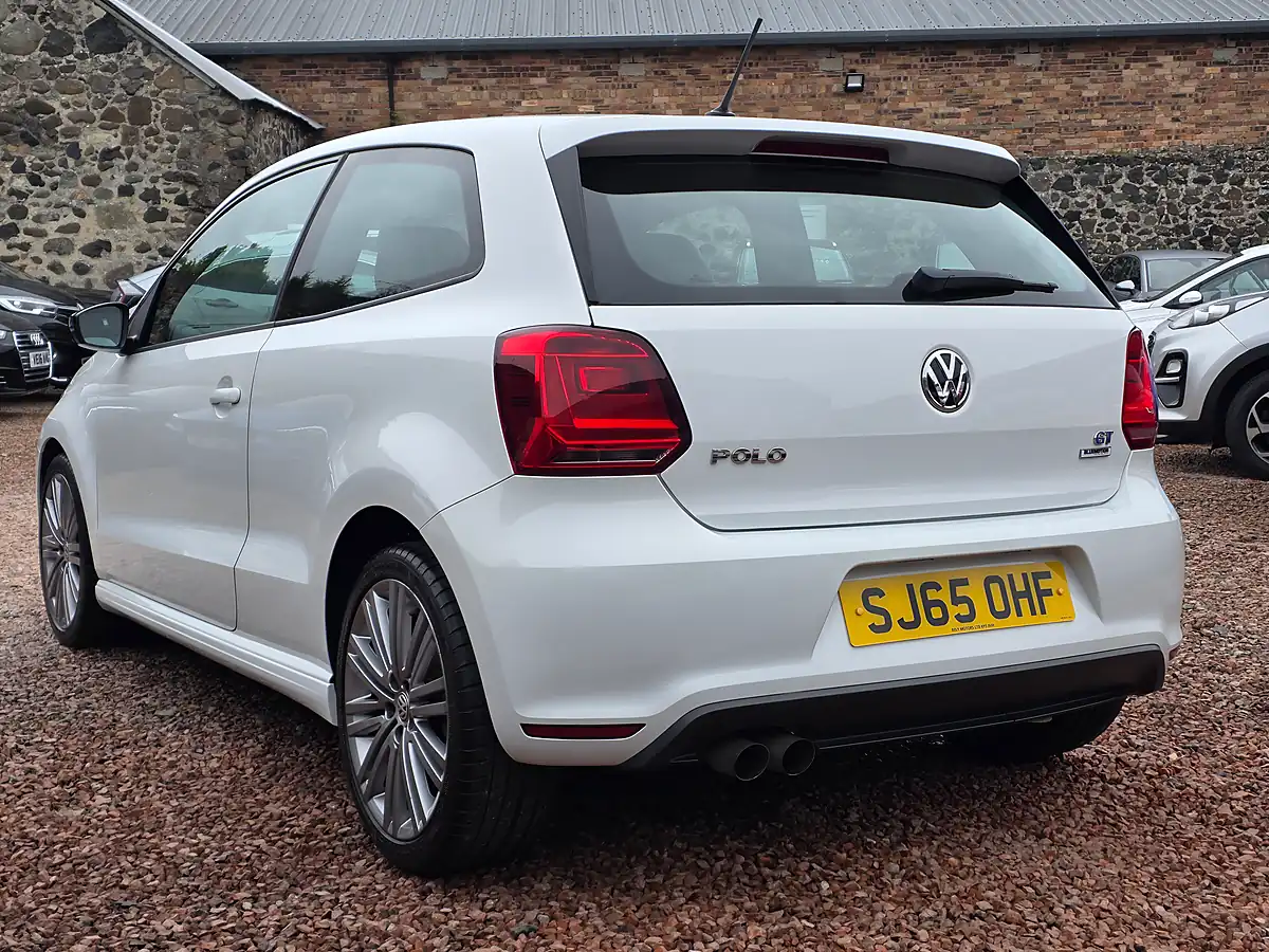 Used 2015 Volkswagen Polo Bluemotion Tech Bluegt White - Interior and Exterior details 15