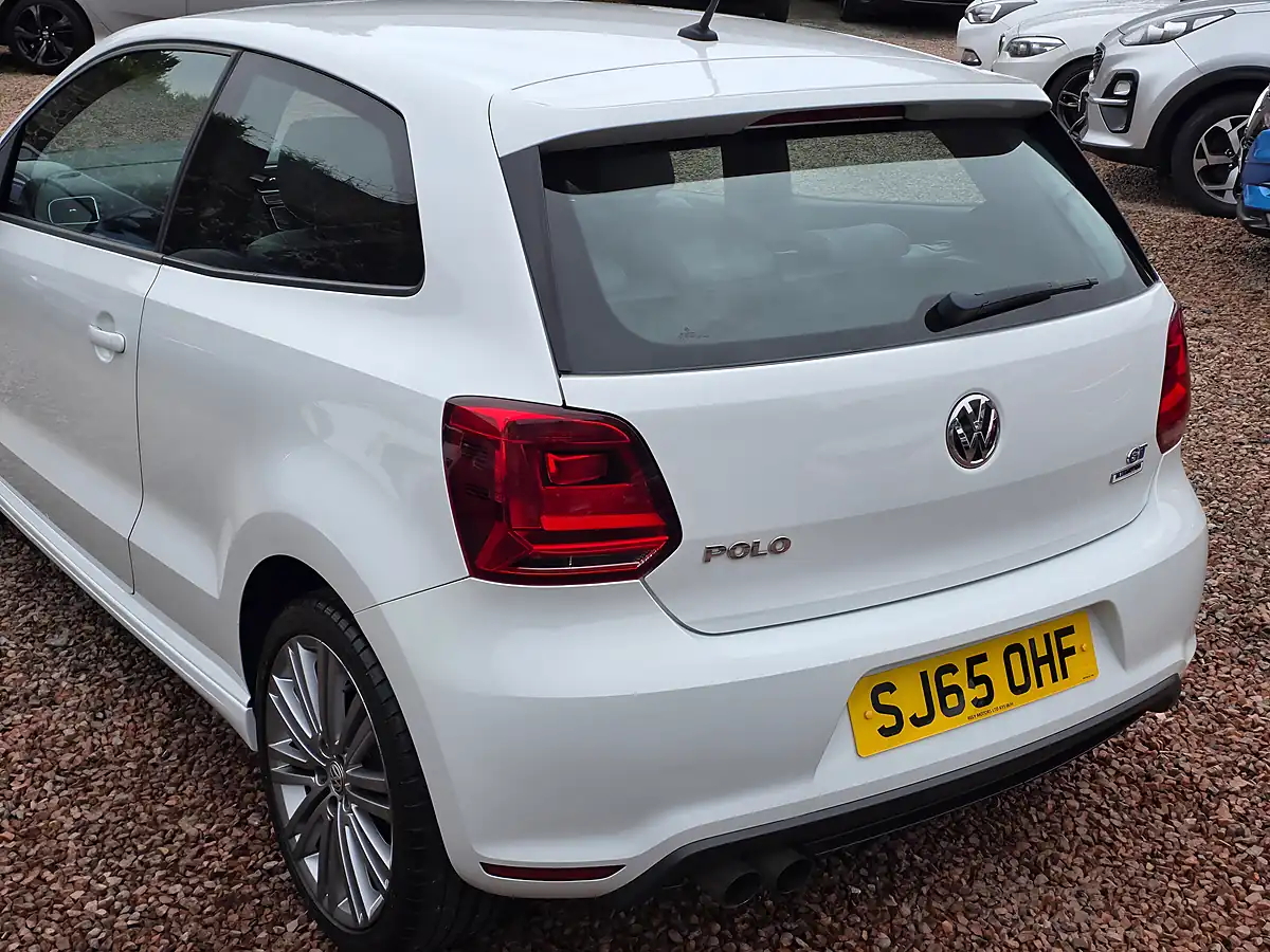Used 2015 Volkswagen Polo Bluemotion Tech Bluegt White - Interior and Exterior details 16