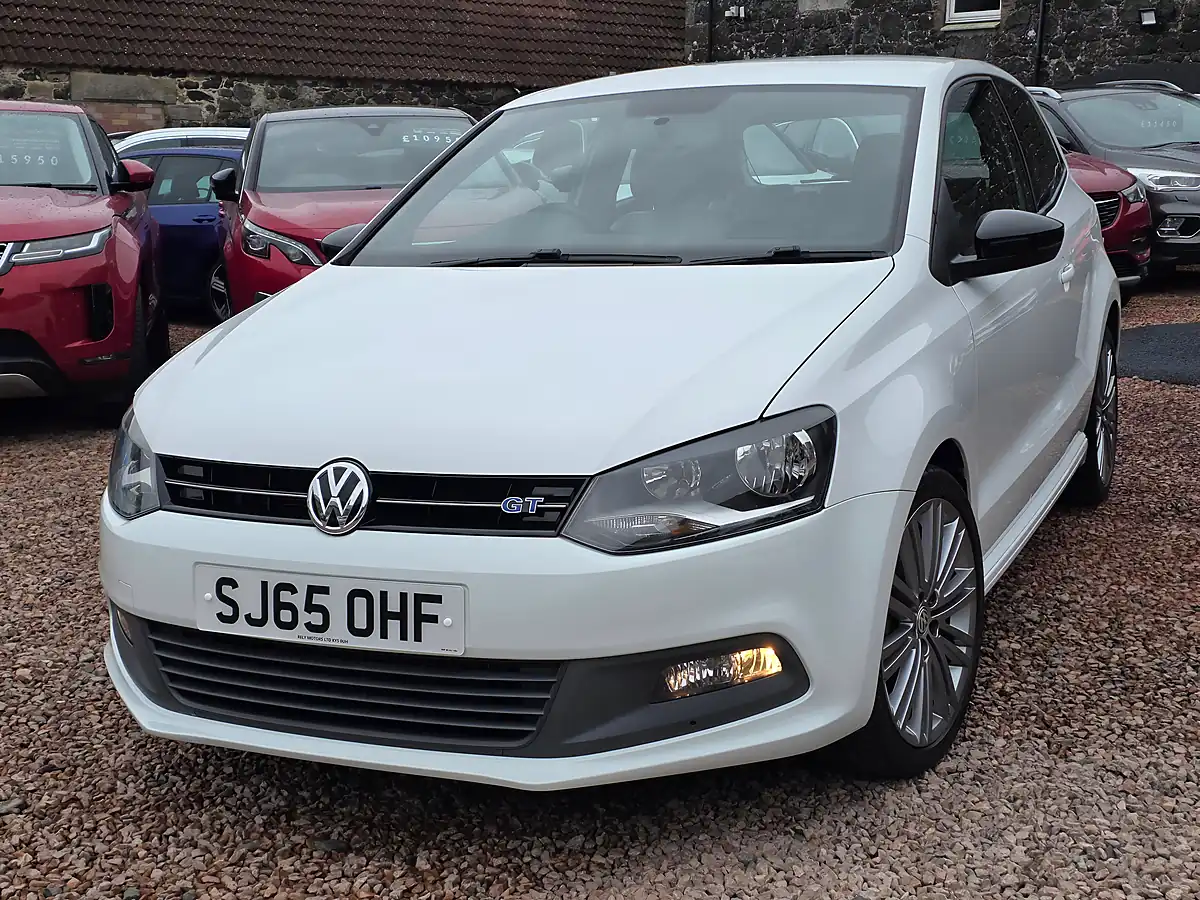 Used 2015 Volkswagen Polo Bluemotion Tech Bluegt White - Interior and Exterior details 5