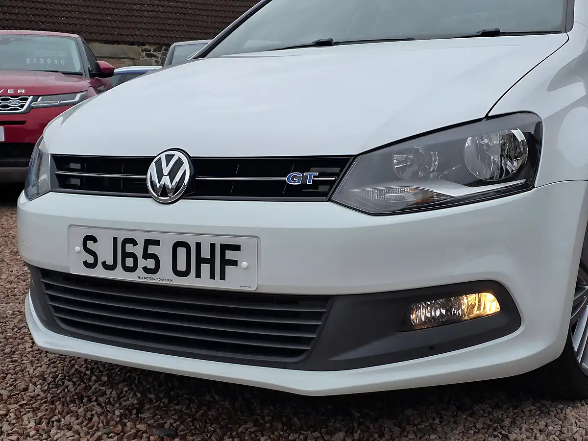 Used 2015 Volkswagen Polo Bluemotion Tech Bluegt White - Interior and Exterior details 6