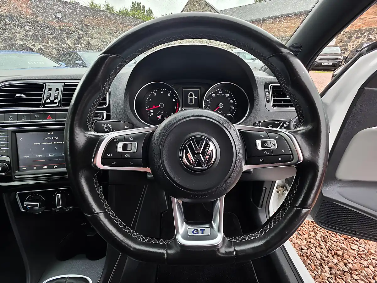 Used 2015 Volkswagen Polo Bluemotion Tech Bluegt White - Interior and Exterior details 9