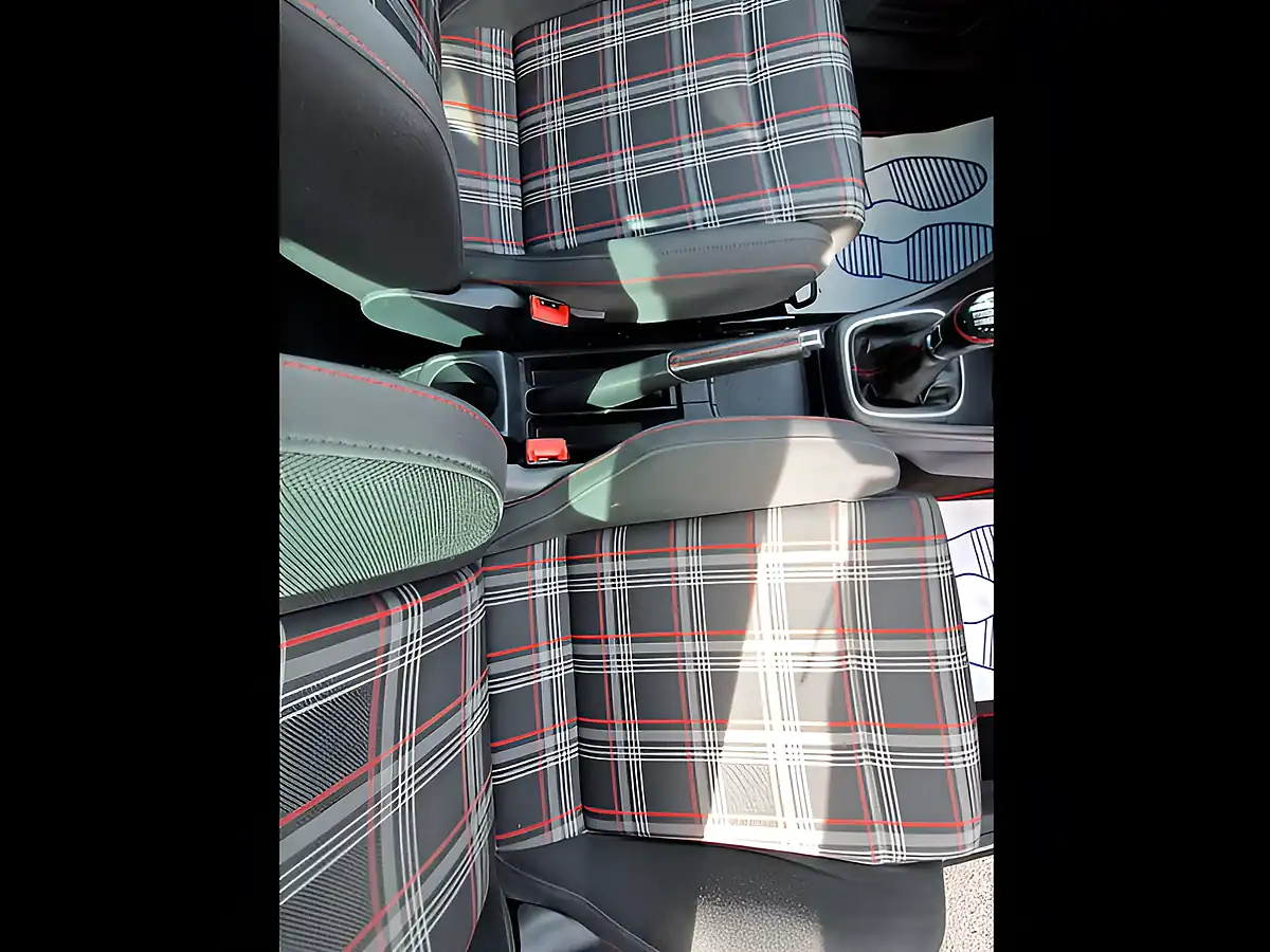Used 2015 Volkswagen Polo Bluemotion Tech GTI Black - Interior and Exterior details 14