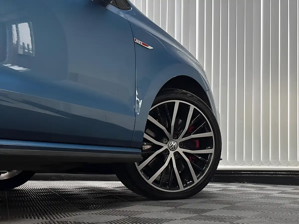 Used 2015 Volkswagen Polo Bluemotion Tech GTI Blue - Interior and Exterior details 10