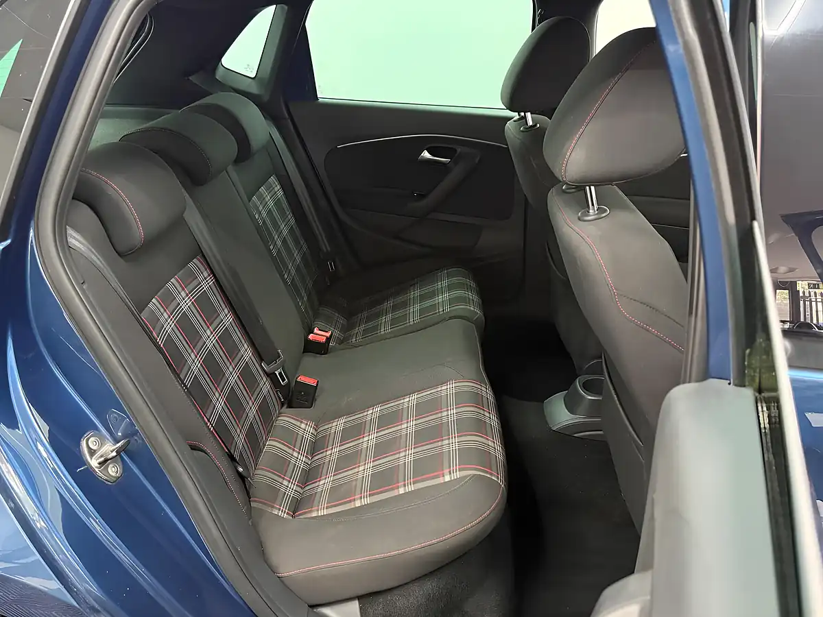 Used 2015 Volkswagen Polo Bluemotion Tech GTI Blue - Interior and Exterior details 11