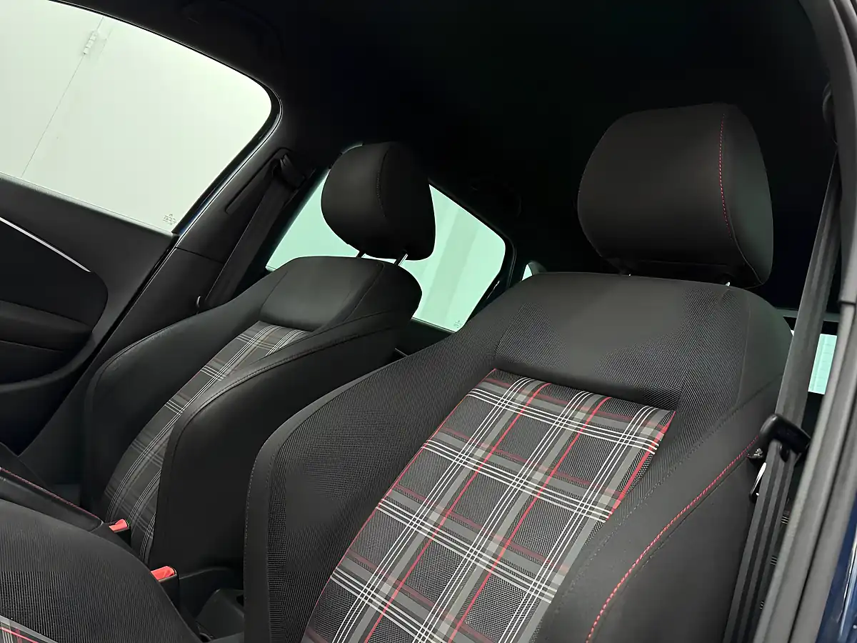 Used 2015 Volkswagen Polo Bluemotion Tech GTI Blue - Interior and Exterior details 2