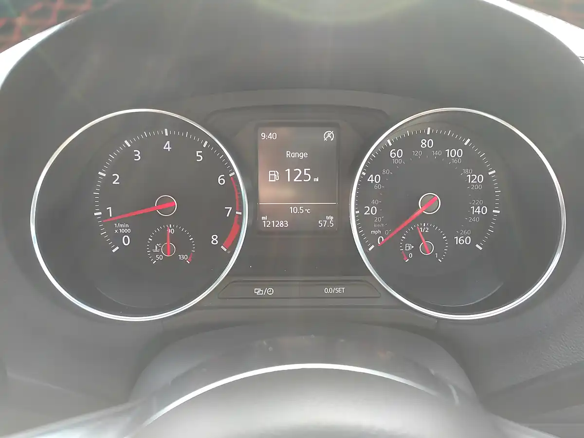 Used 2015 Volkswagen Polo Bluemotion Tech GTI White - Interior and Exterior details 16