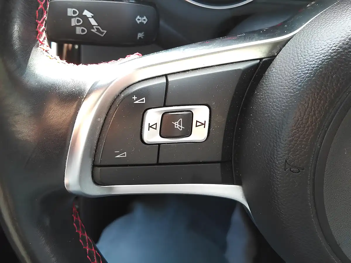 Used 2015 Volkswagen Polo Bluemotion Tech GTI White - Interior and Exterior details 19