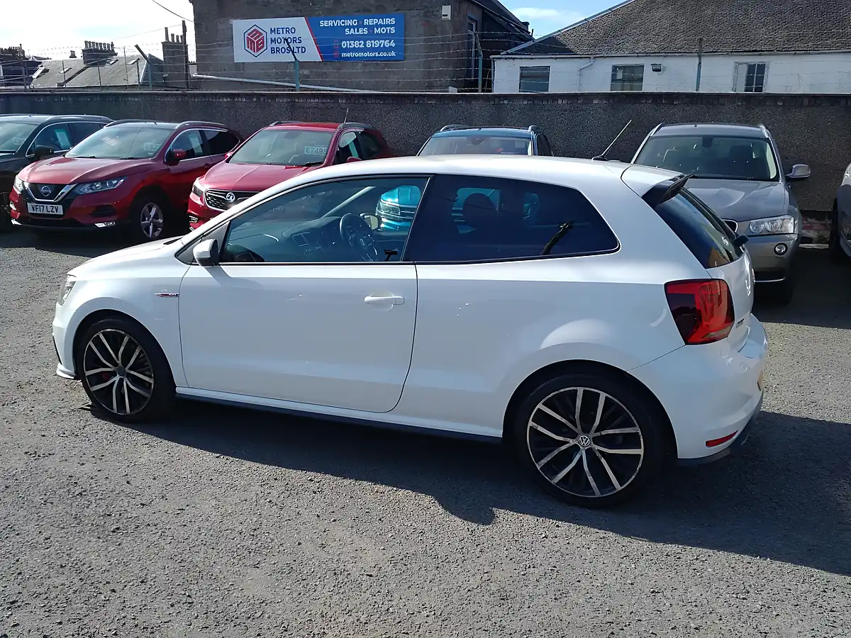 Used 2015 Volkswagen Polo Bluemotion Tech GTI White - Interior and Exterior details 4