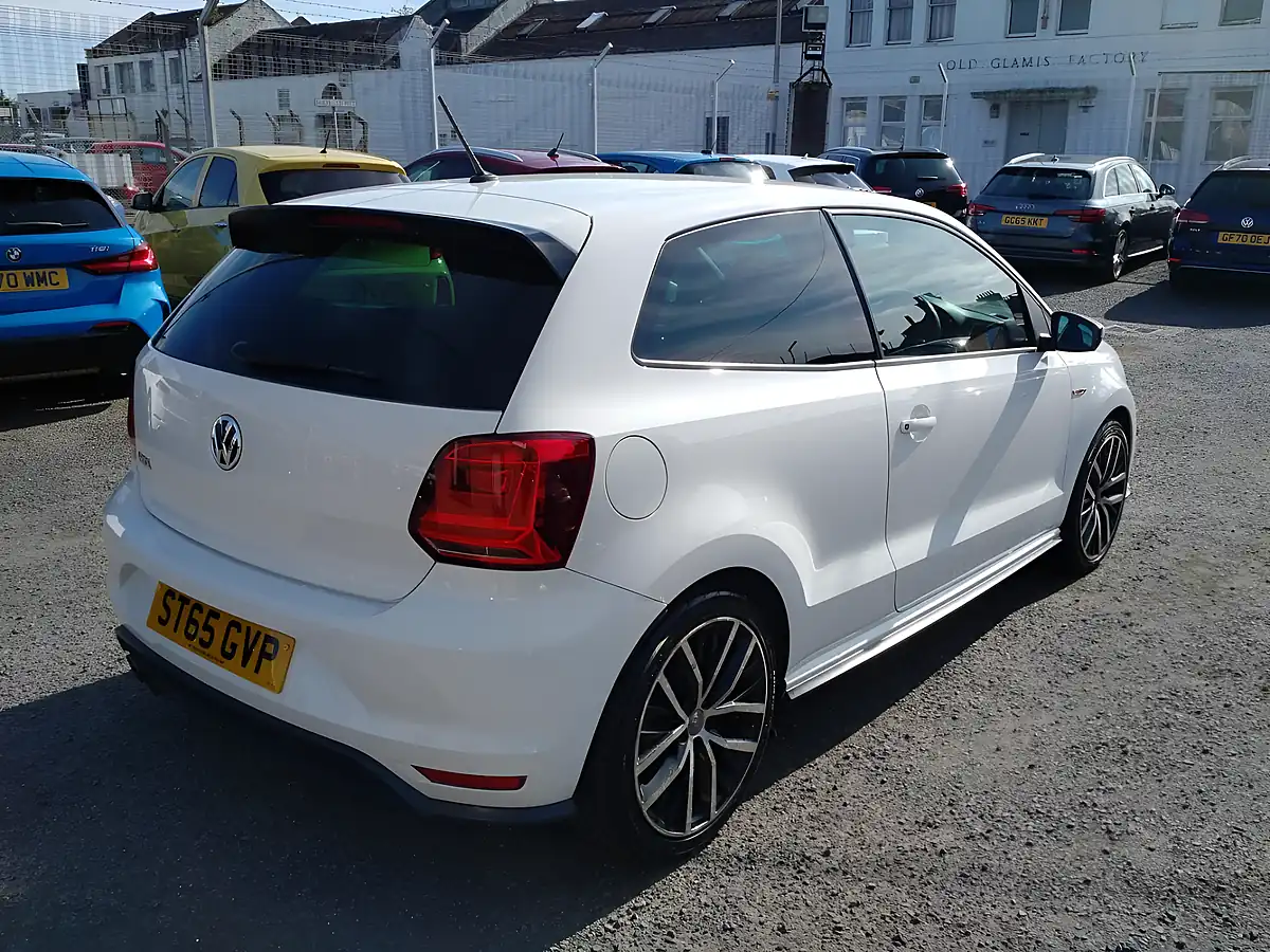 Used 2015 Volkswagen Polo Bluemotion Tech GTI White - Interior and Exterior details 7