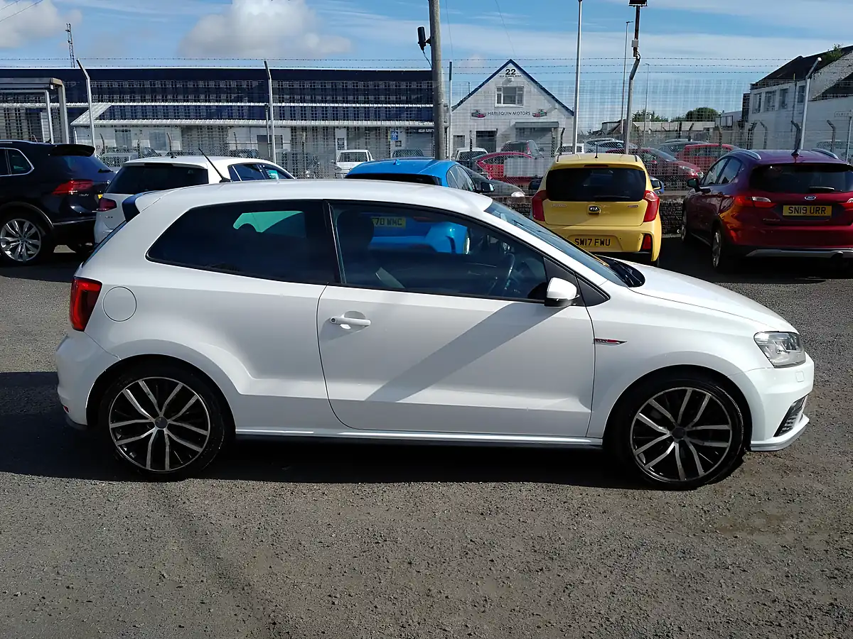 Used 2015 Volkswagen Polo Bluemotion Tech GTI White - Interior and Exterior details 9