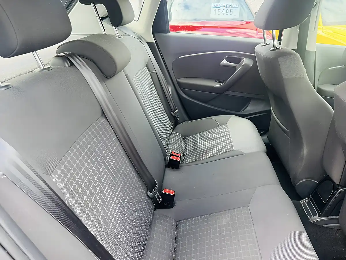 Used 2015 Volkswagen Polo Bluemotion Tech Se Black - Interior and Exterior details 10