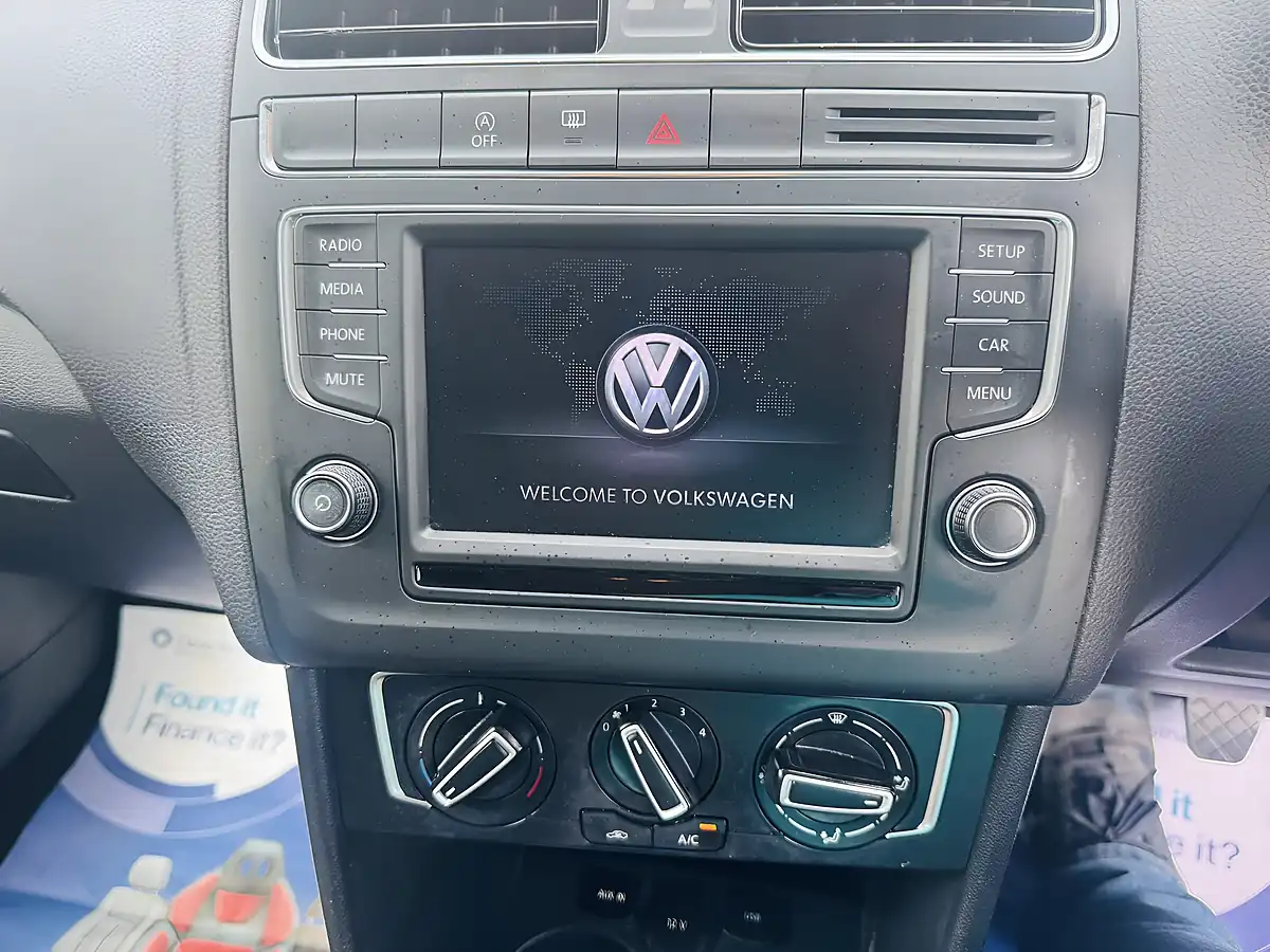 Used 2015 Volkswagen Polo Bluemotion Tech Se Black - Interior and Exterior details 9