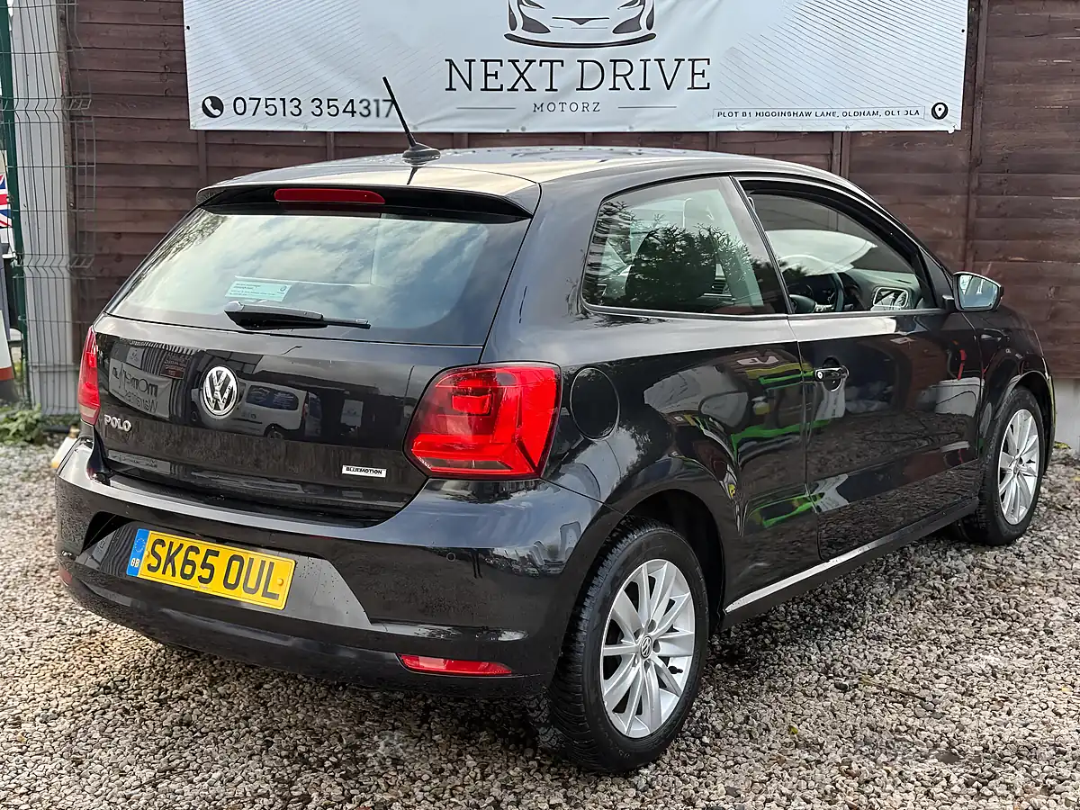 Used 2015 Volkswagen Polo Bluemotion Tech Se Black - Interior and Exterior details 10