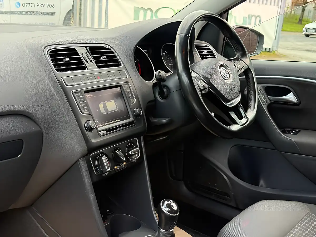 Used 2015 Volkswagen Polo Bluemotion Tech Se Black - Interior and Exterior details 11