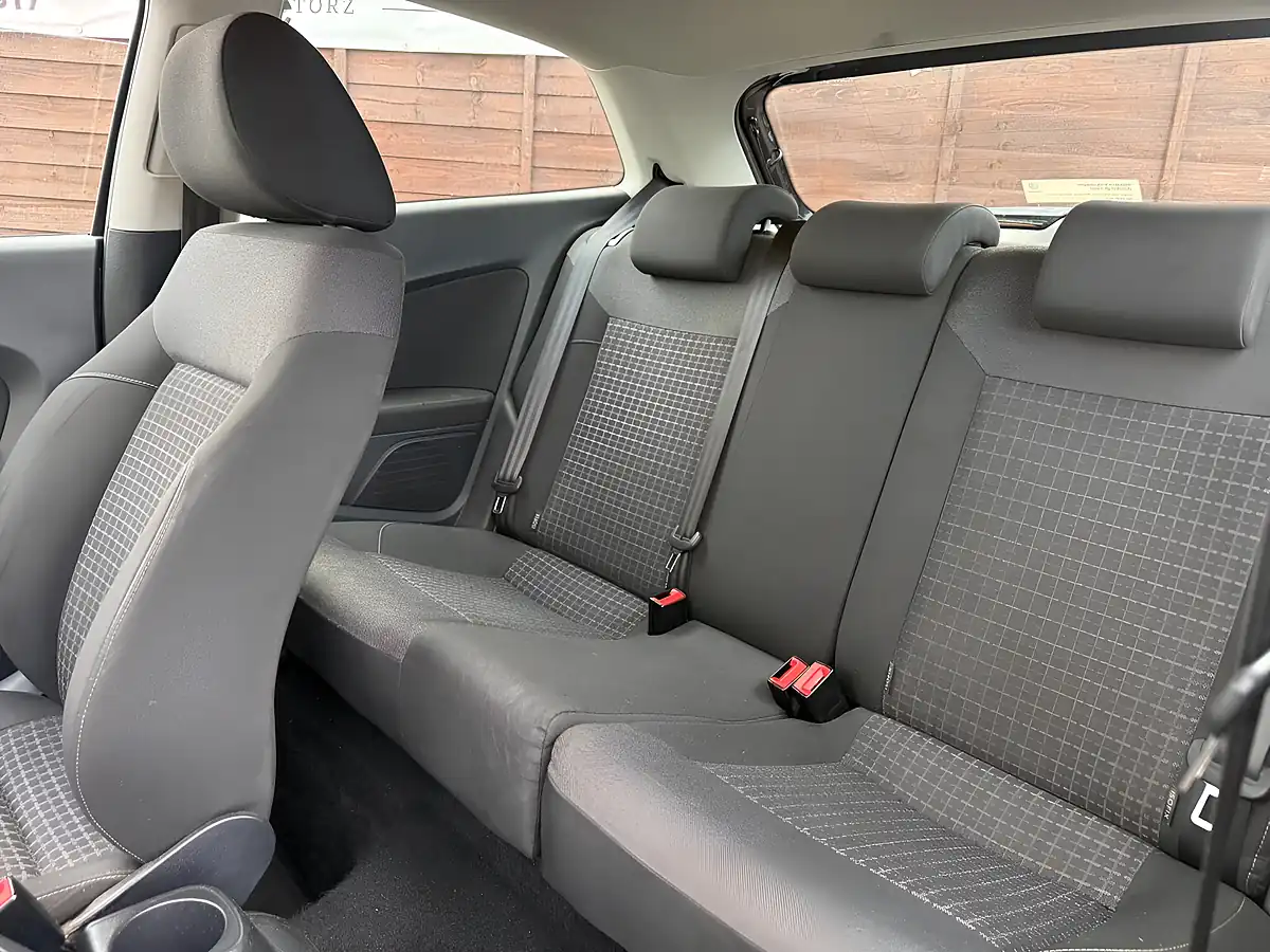 Used 2015 Volkswagen Polo Bluemotion Tech Se Black - Interior and Exterior details 12
